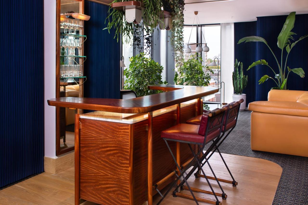 Hotel The Standard Londra Esterno foto The bar at the 100 Queen's Gate penthouse
